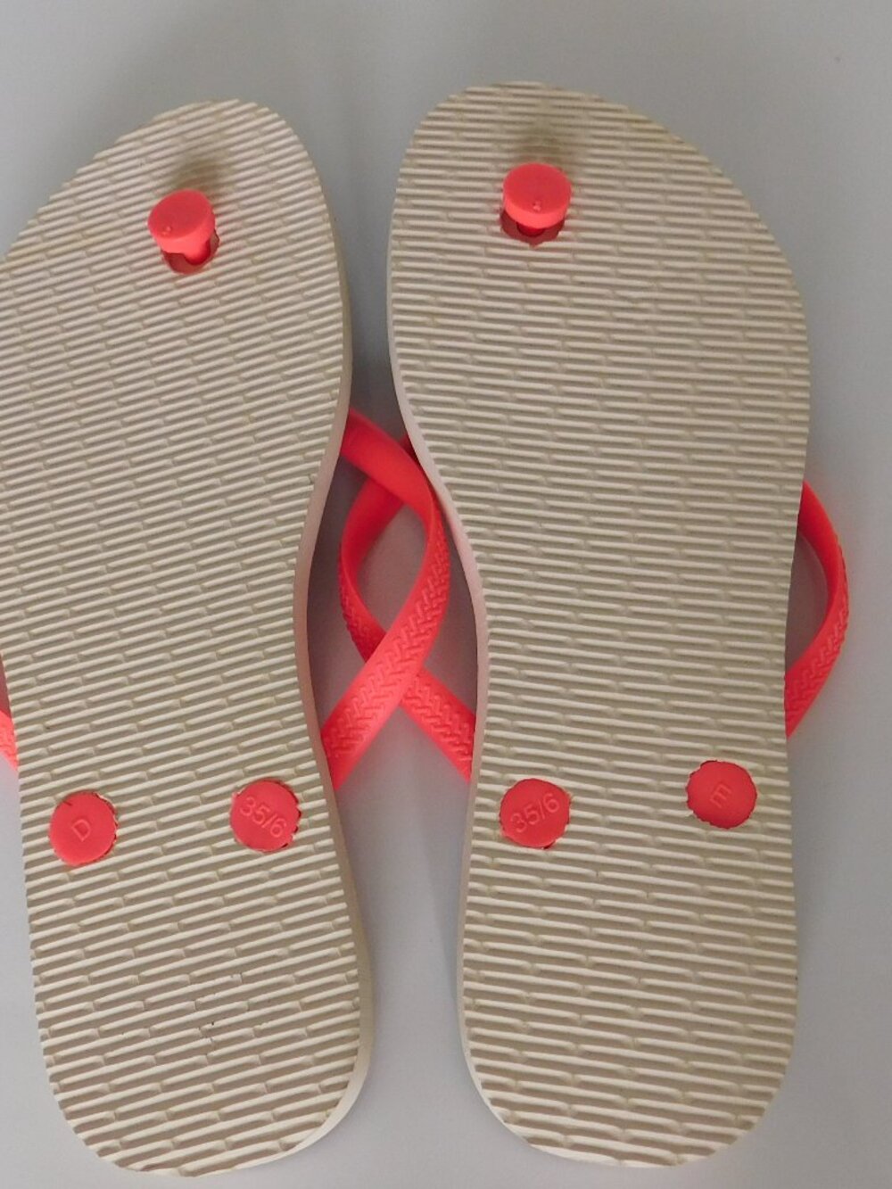 Havaianas Lot of 2 Size 6 Flip flops Tropical Animal Rubber Thong Sandals - Picture 4 of 8